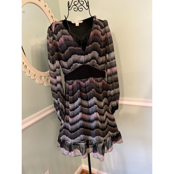 Diane Von Furstenberg Lizbeth Silk Geometric Quilted Waistband V-Neck Dress 6 - Picture 2 of 9